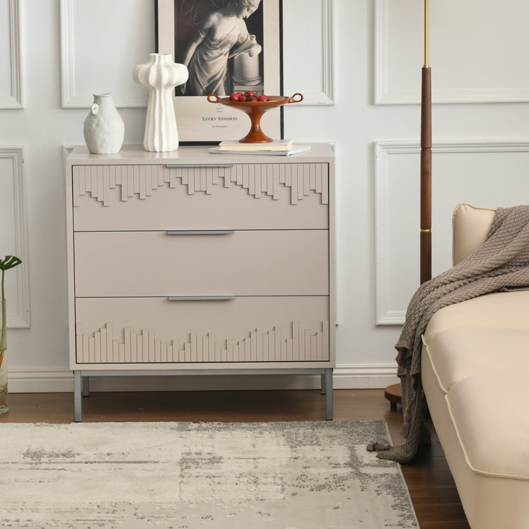 Drawers: Chest of drawers that add a functional & aesthetic detail in the  bedroom