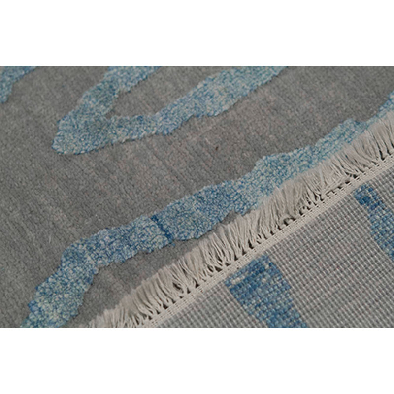 Tapis argenté et bleu clair noué à la main de haute qualité