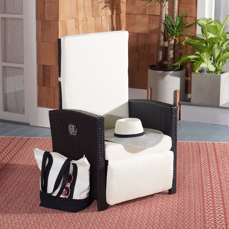 Wicker Outdoor Lounge Chair
