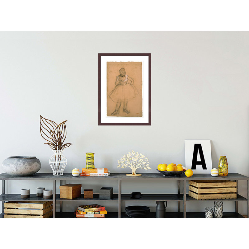 Danseuse de ballet ajustant son costume par Edgar Degas, impression giclée encadrée, H 29,5 po x l 21,45 po