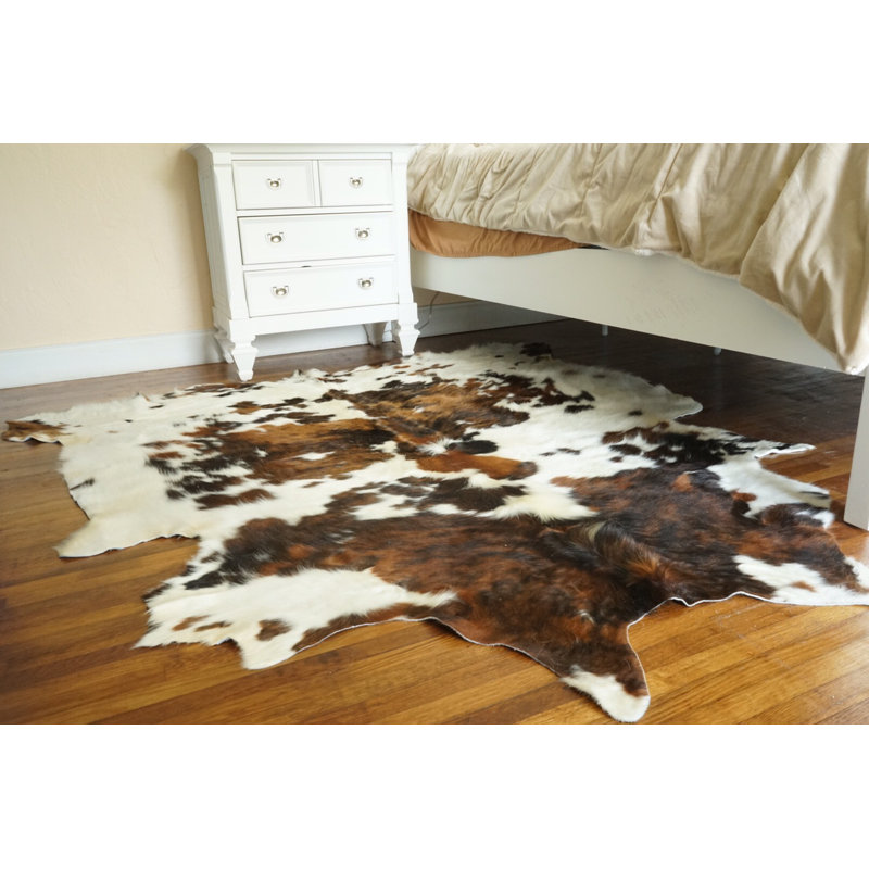 Tapis tricolore en peau de vache Parma, Nouveauté 6 pi x 6 pi