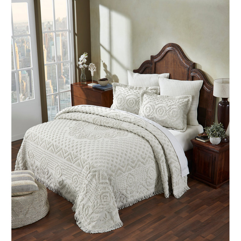 Heirloom Collection Machine Washable 100% Cotton Chenille Coverlet / Bedspread Lush & Comfortable Bedding Medallion Pattern Fit All-Season