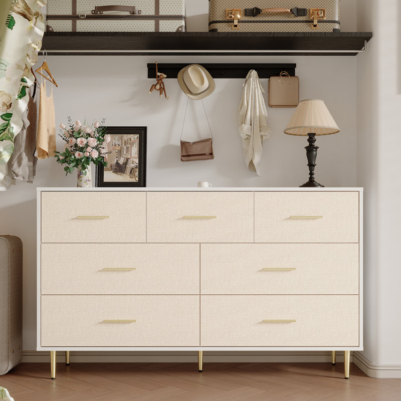 Commode moderne à 7 tiroirs avec poignée et pieds dorés, table de chevet en bois avec surface texturée en lin, table de bout d'armoire étroite pour le salon, le couloir et le vestibule