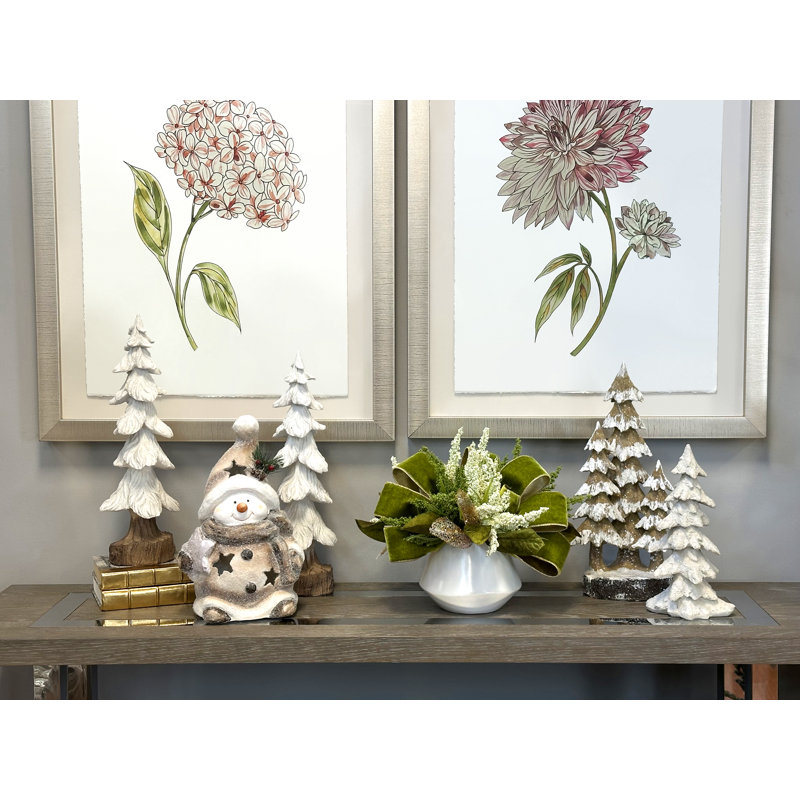 Mixed Green And White Heather Holiday Arrangement