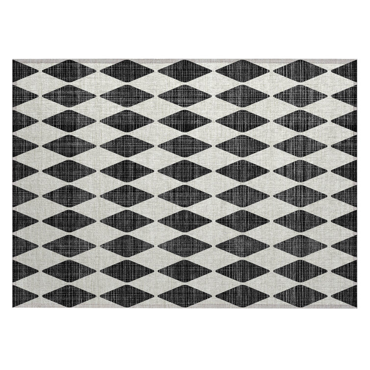 Loreen Washable Geometric Indoor / Outdoor Rug