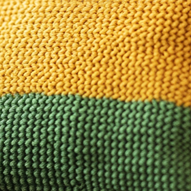 Coussin contrastant à rayures