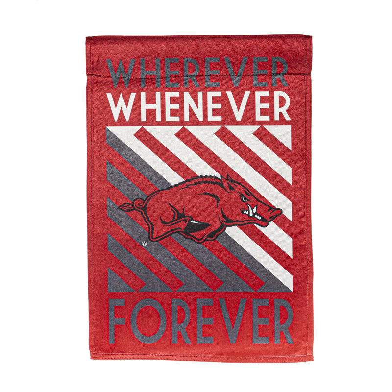 Drapeau de jardin en polyester 18 po x 12,5 po University of Arkansas