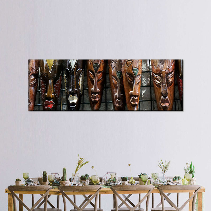 «Carved African Masks», reproduction sur toile, H 8 po x l 24 po x P 1 po