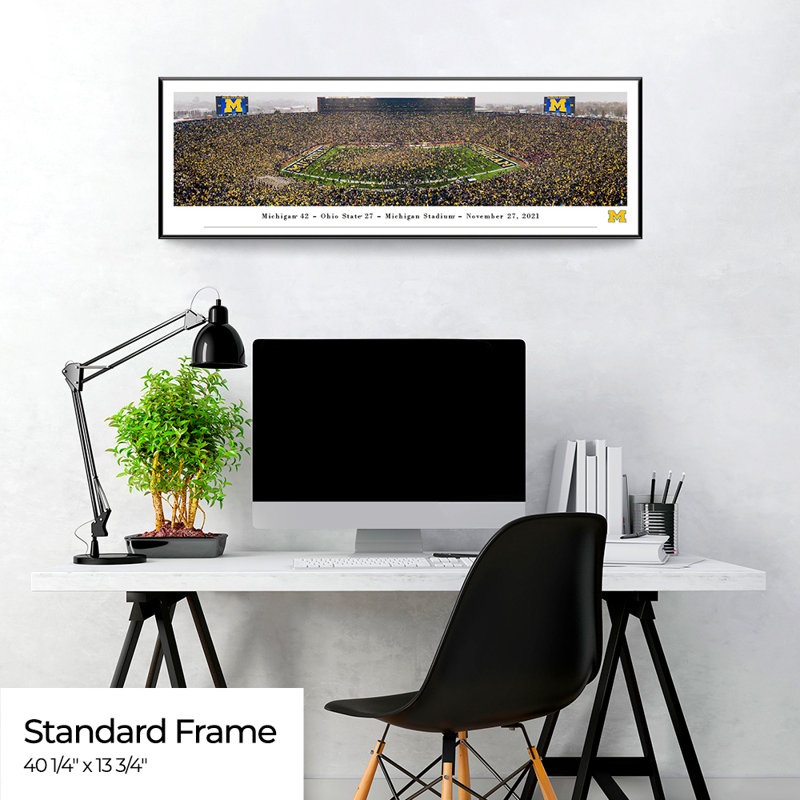 «Michigan Football Celebration», impression panoramique, H 13,75 po x l 40,25 po, Cadre noir
