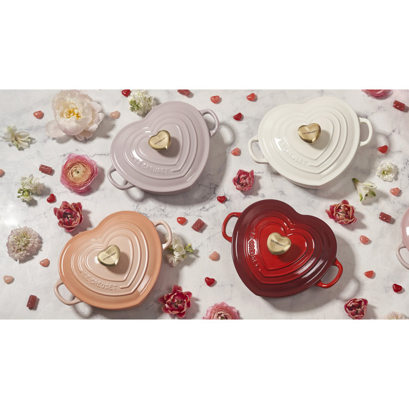 Le Creuset Cast Iron Traditional Heart Dish 1.25 Qt Peche Light Gold Heart Knob, White