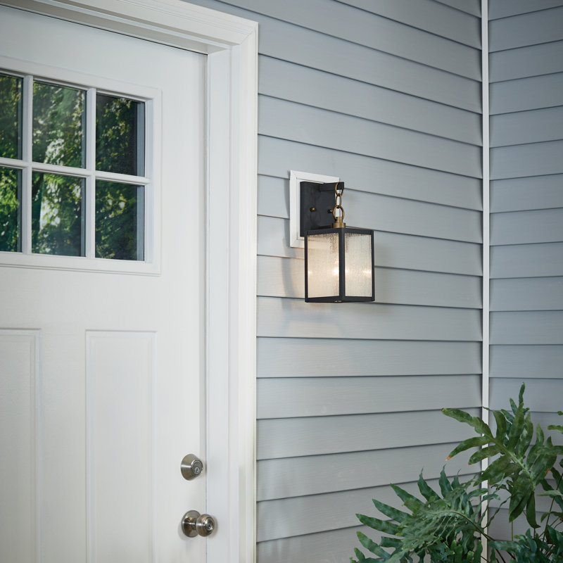 Fincastle Wall Light, 16.75" H x 7" W x 7.75" D, 100W