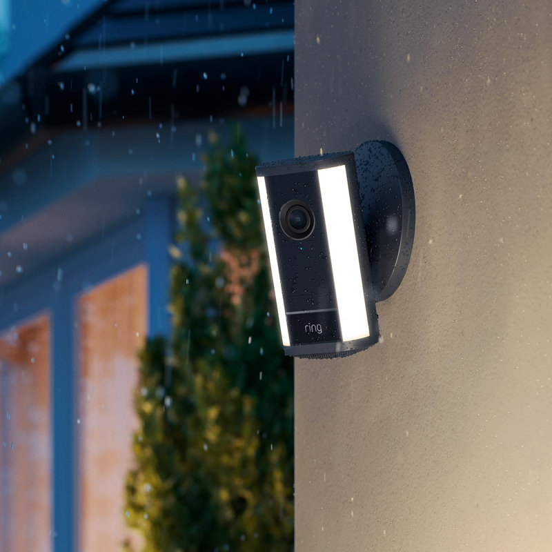 Ring Spotlight Cam 4K Pro, à brancher - Noir, Noir
