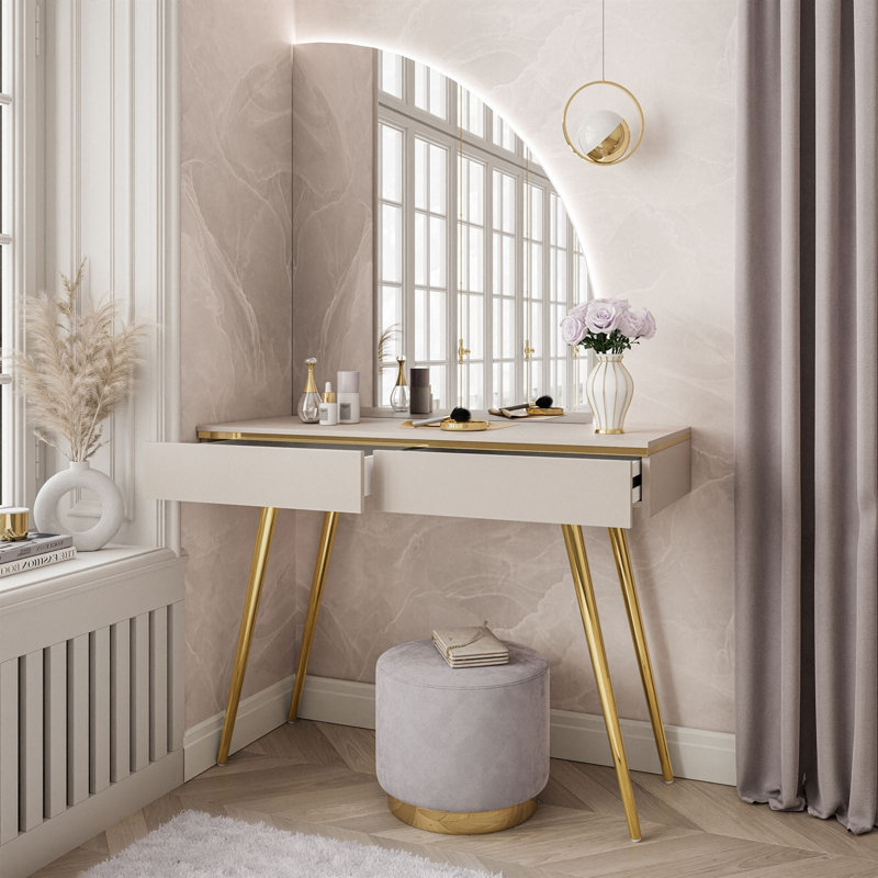 Avdulah Dining Table