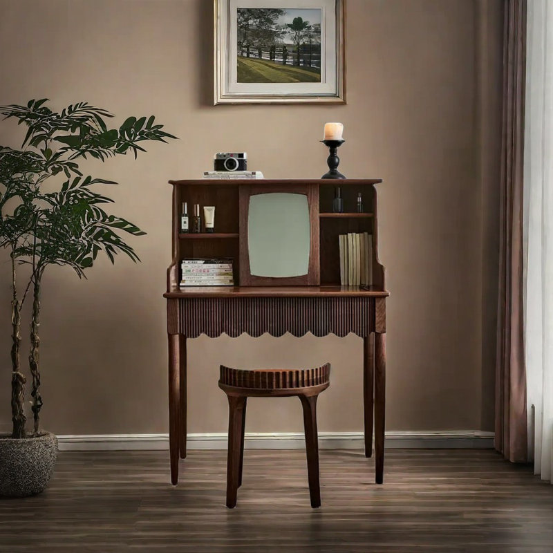 Commode en noyer massif
