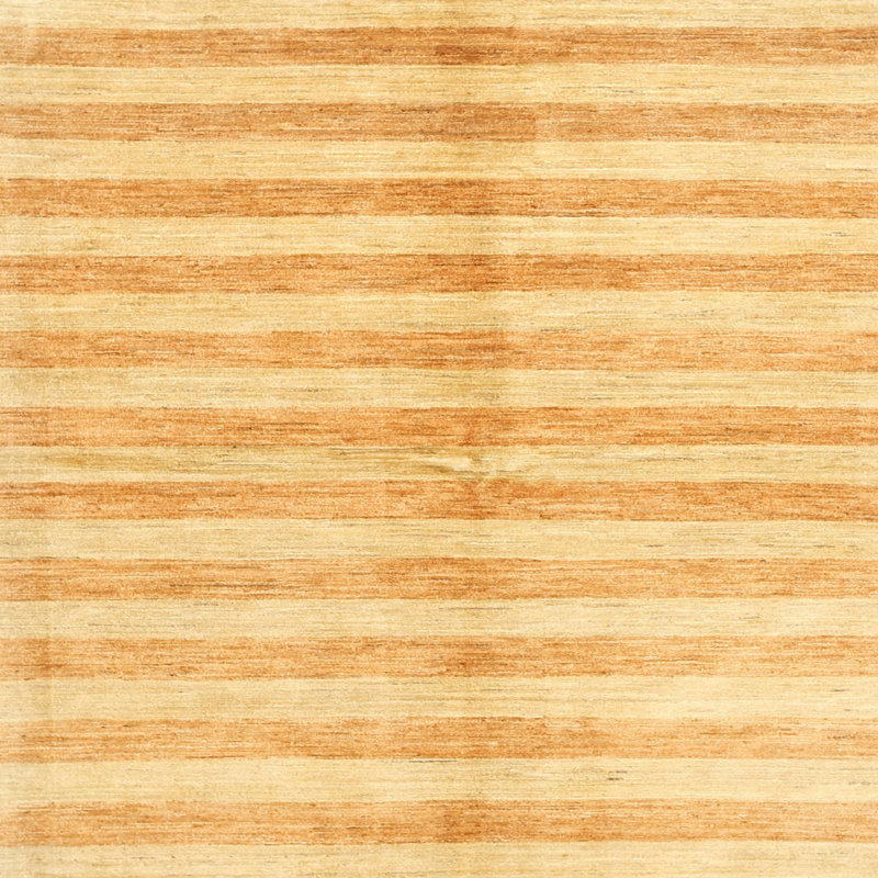 Tapis beige contemporain, Carré 7 pi x 7 pi