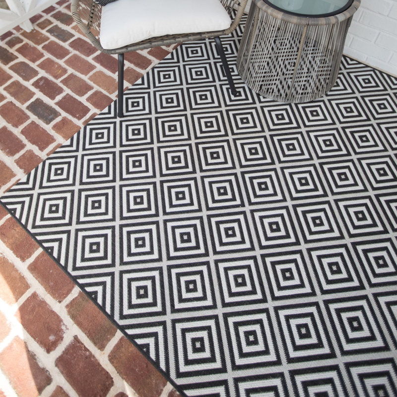 Ammons Indoor / Outdoor Rug, Rectangle 5'3" x 7'