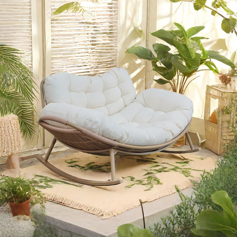 Chaise berçante moderne rembourrée