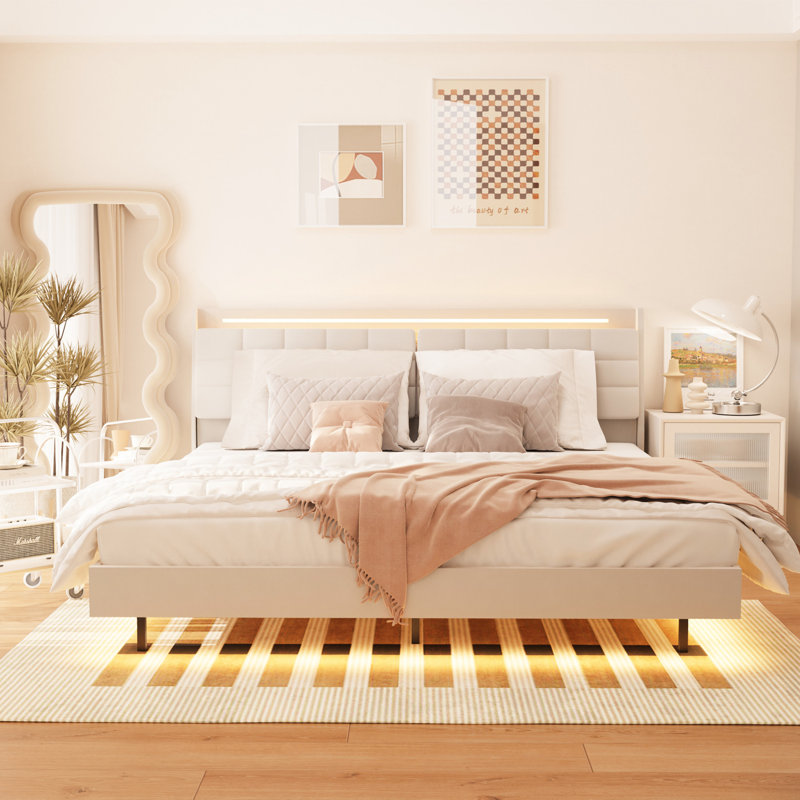Grand lit avec éclairage à DEL, rangement dissimulé et charge, velours beige recouvert de velours, fonction de charge,