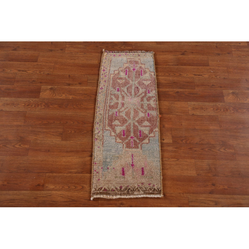 Tapis de vestibule turc à aspect antique Anatolian 1x3