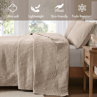 Quebec Reversible Bedspread Set