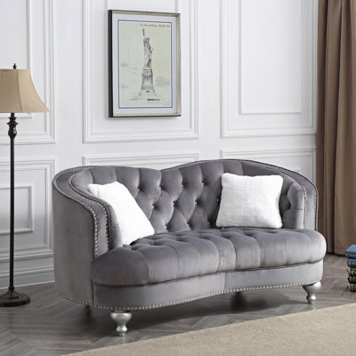 Charming Traditional Loveseat