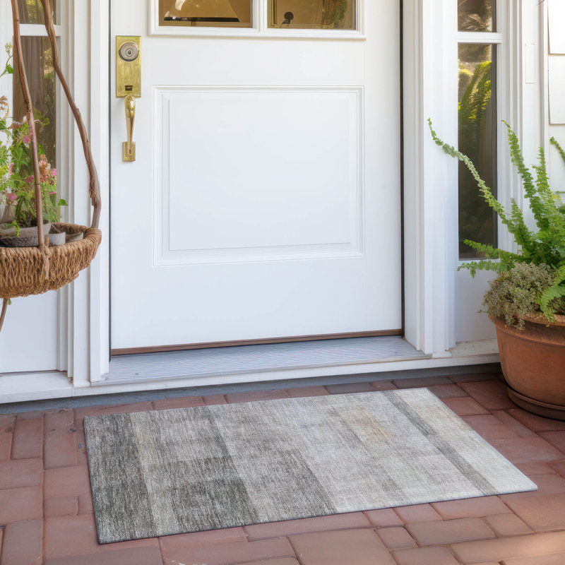 Tapis taupe / intérieur taupe Julieta, Rectangle 1 pi 8 po x 2 pi 6 po