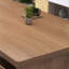 Bureau rectangulaire brun clair en bois massif avec 3 tiroirs-553241145
