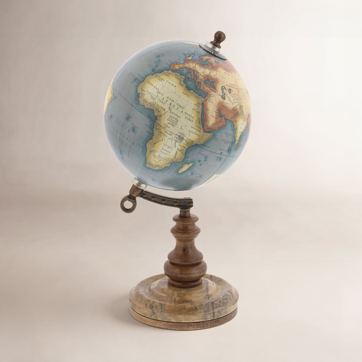 Minturn Globe