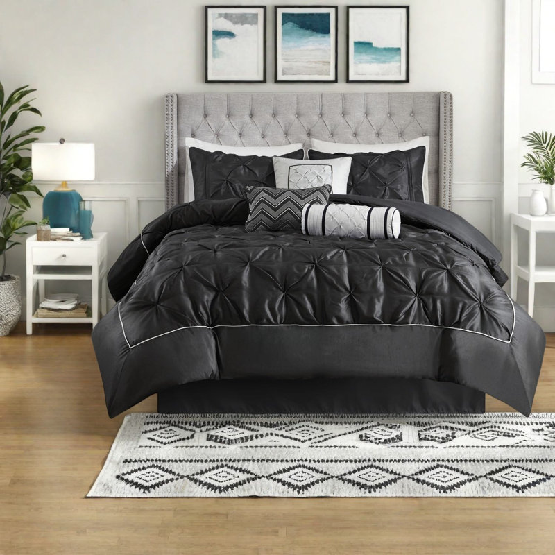 Ensemble de literie élégant pour très grand lit californien 7 pièces, conception à plis capitonnés en polyester pour chambre à coucher moderne