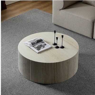 Table basse en faux travertin avec motif en relief accrocheur, travertin