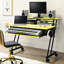 Bureau de studio d'enregistrement de musique jaune et noir
