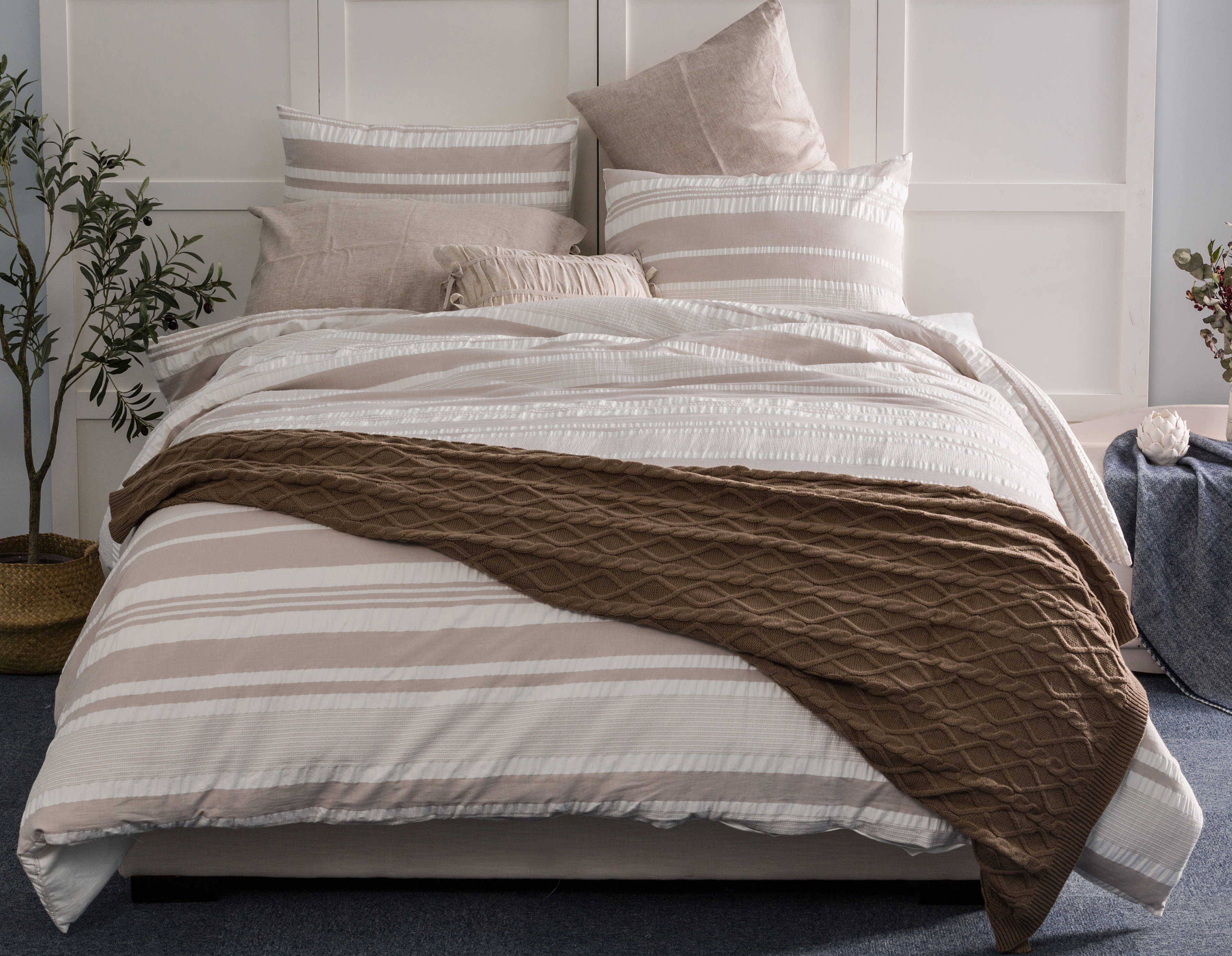Seersucker Stripe Green Microfibre Duvet Queen Bed