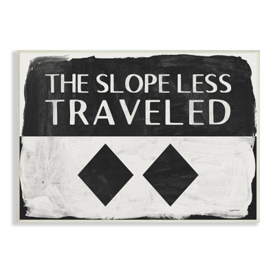«The Slope Less Traveled Expression», art mural surdimensionné à double losange par Kyra Brown