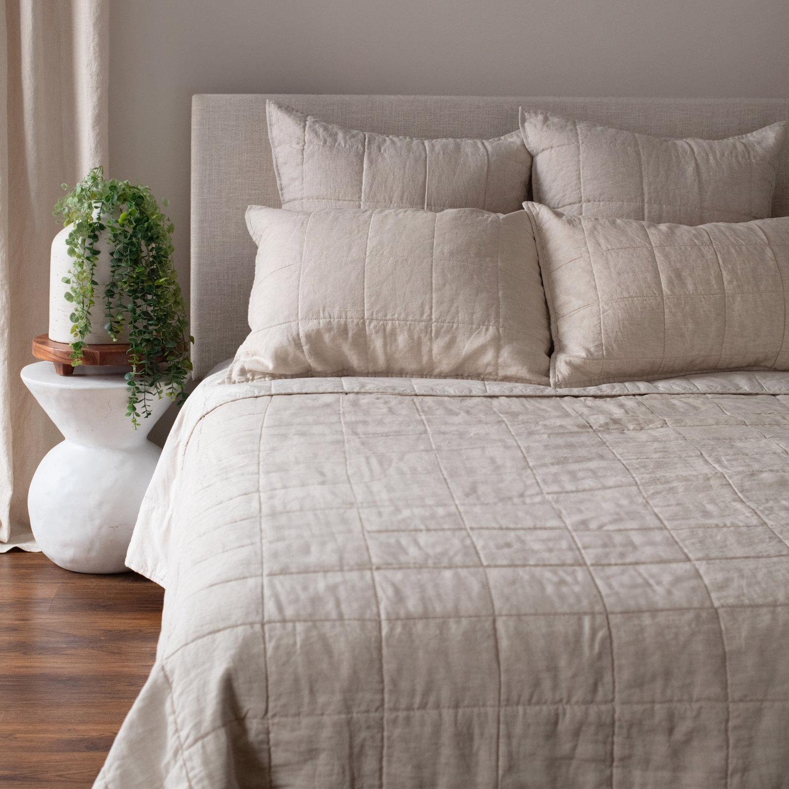 French Linen Quilt Set, Queen Quilt + 2 Standard Pillow Shams, Putty Heather