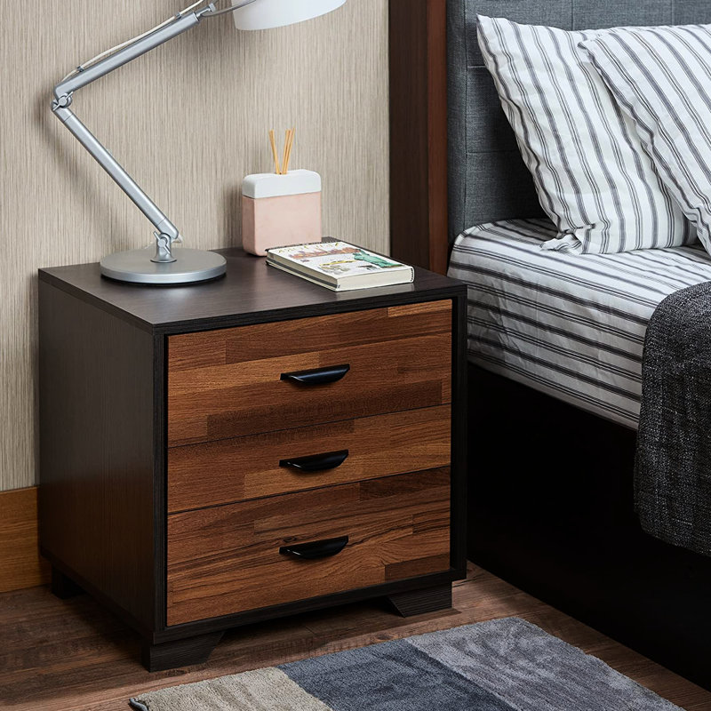 Noyer et table de chevet 3 - Accessoire pratique pour la chambre à coucher
