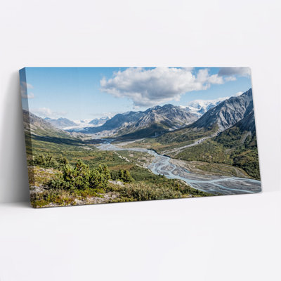 «Winding River Through Green Mountain Valley», art mural