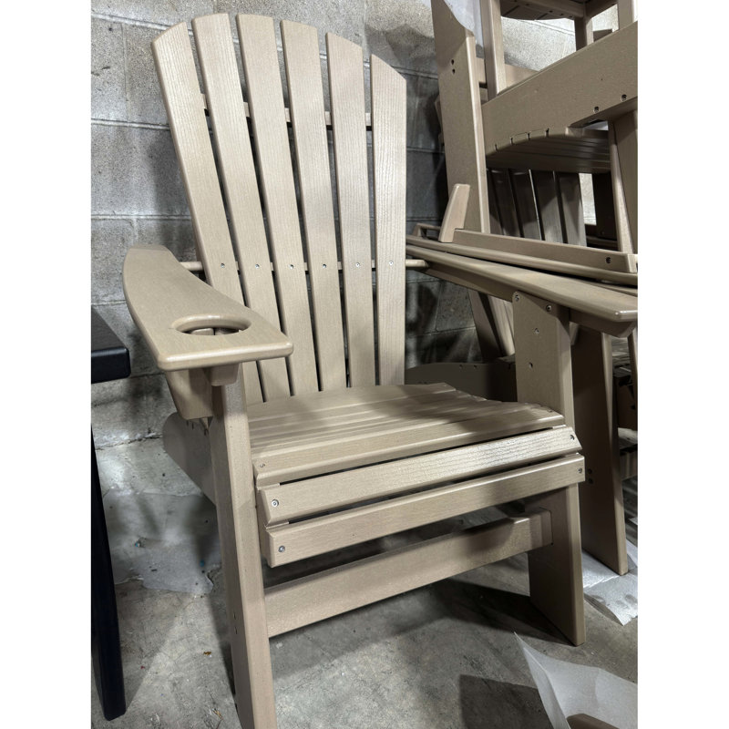 Chaise avec siège et dossier incurvés - pour les espaces de vie extérieurs à craquer pour un look durable