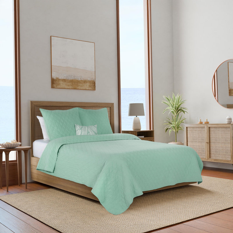 Southern Tide Cedar Island Full/Queen Sage Quilt, Queen Quilt