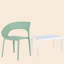 Chaise en polypropylène vert brume et longue table blanche moderne - Confort ergonomique, conception robuste pour une utilisation intérieure et extérieure