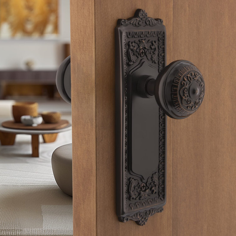 Assiette Egg & Dart avec bouton de porte Egg & Dart, Bronze intemporel