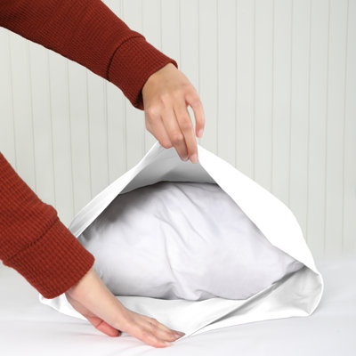 Vilano Springs Easy care Microfiber Four Pillowcases by Southshore Fine Linens