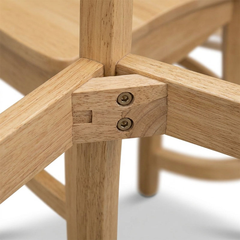 Table de salle à manger ovale en bois dur asiatique brun chêne, rallonge papillon, pied central simple, bords biseautés.