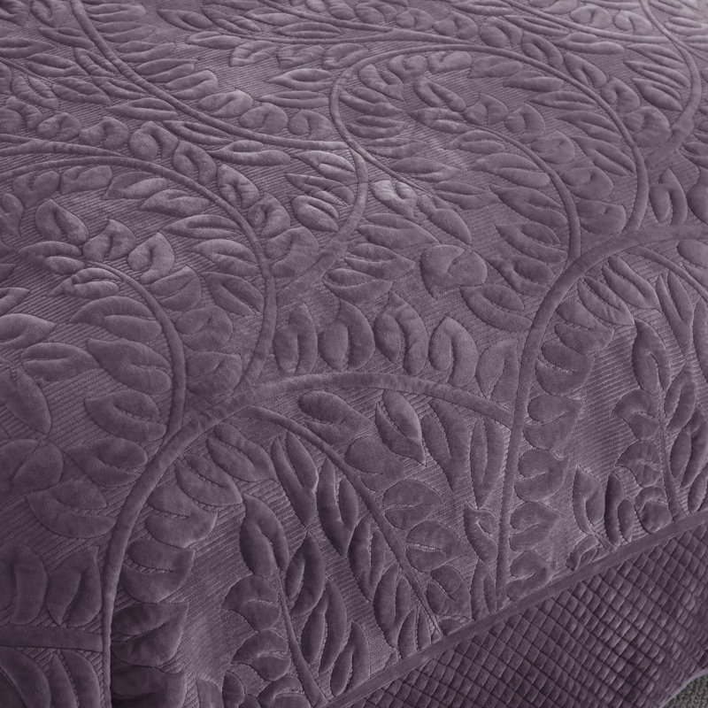 MarCielo Marcielo Oversized Embroidered Velvet Quilt Set With 2 Pillow Shams