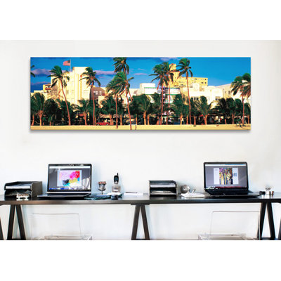 Reproduction d’art sur toile tendue, "ocean drive south beach miami beach"