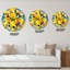 Horloge murale jaune et bleue-864477918