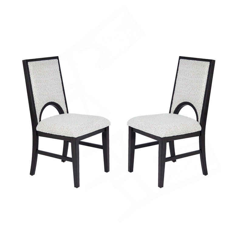 Chaise à découpes arquée en tissu blanc