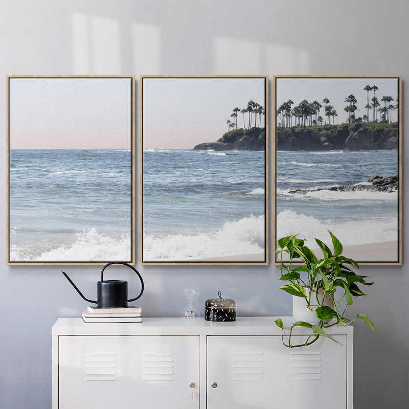 «Distant Palms», reproduction sur toile 3 pièces, H 36 po x l 75 po, Encadré naturel