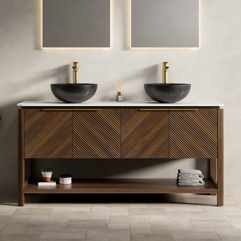 Meuble-lavabo de salle de bain INDIGO 60 po, armoire de rangement autoportante en contreplaqué avec 4 portes diagonales et tablette ouverte, 2 lavabos en céramique à motif de pierre noire et plateau en pierre frittée blanc de Carrare, grain de bois noyer foncé