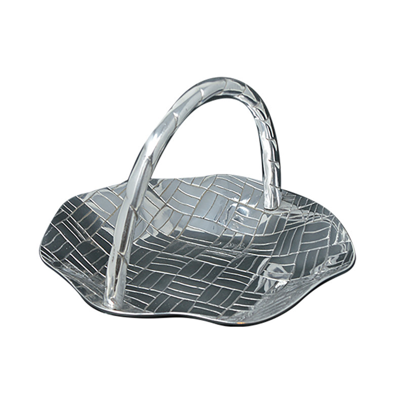 Plat Hors D’ouvres dans un panier tressé