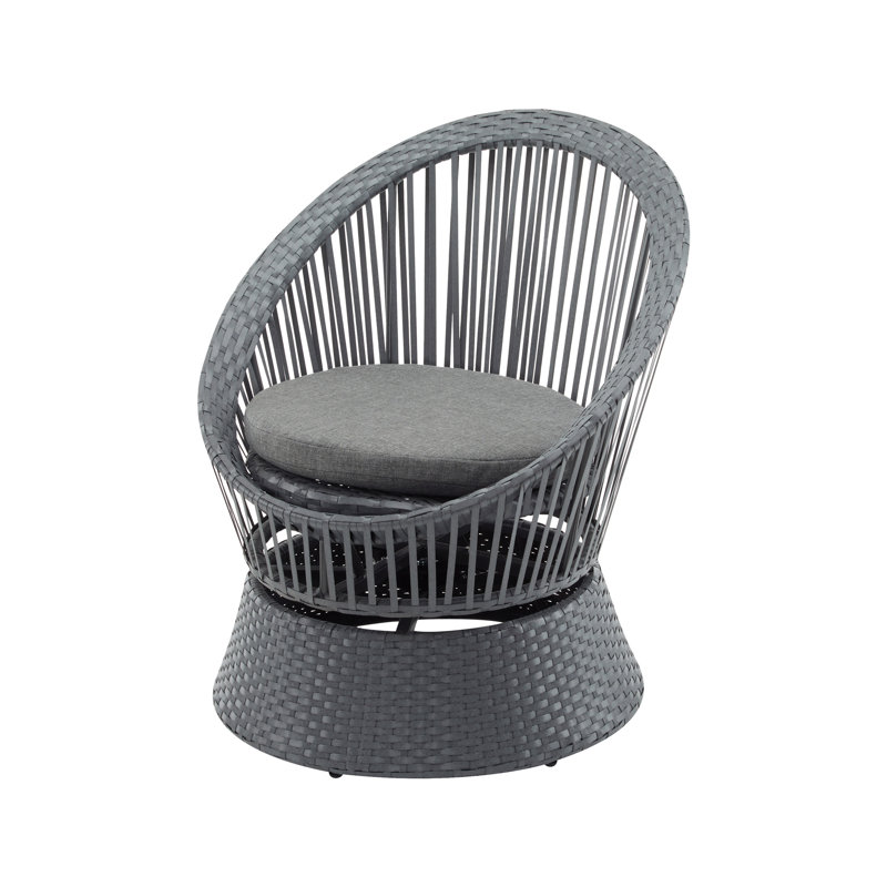 Méridienne moderne pivotante en osier avec structure en fer et coussin moelleux, idéale pour la détente intérieure et extérieure
